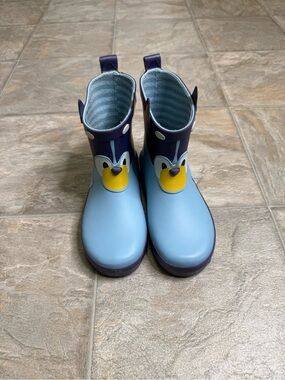 Bluey Ludo Studio Rain Boots PS Shoe Size 11c Blue Preowned